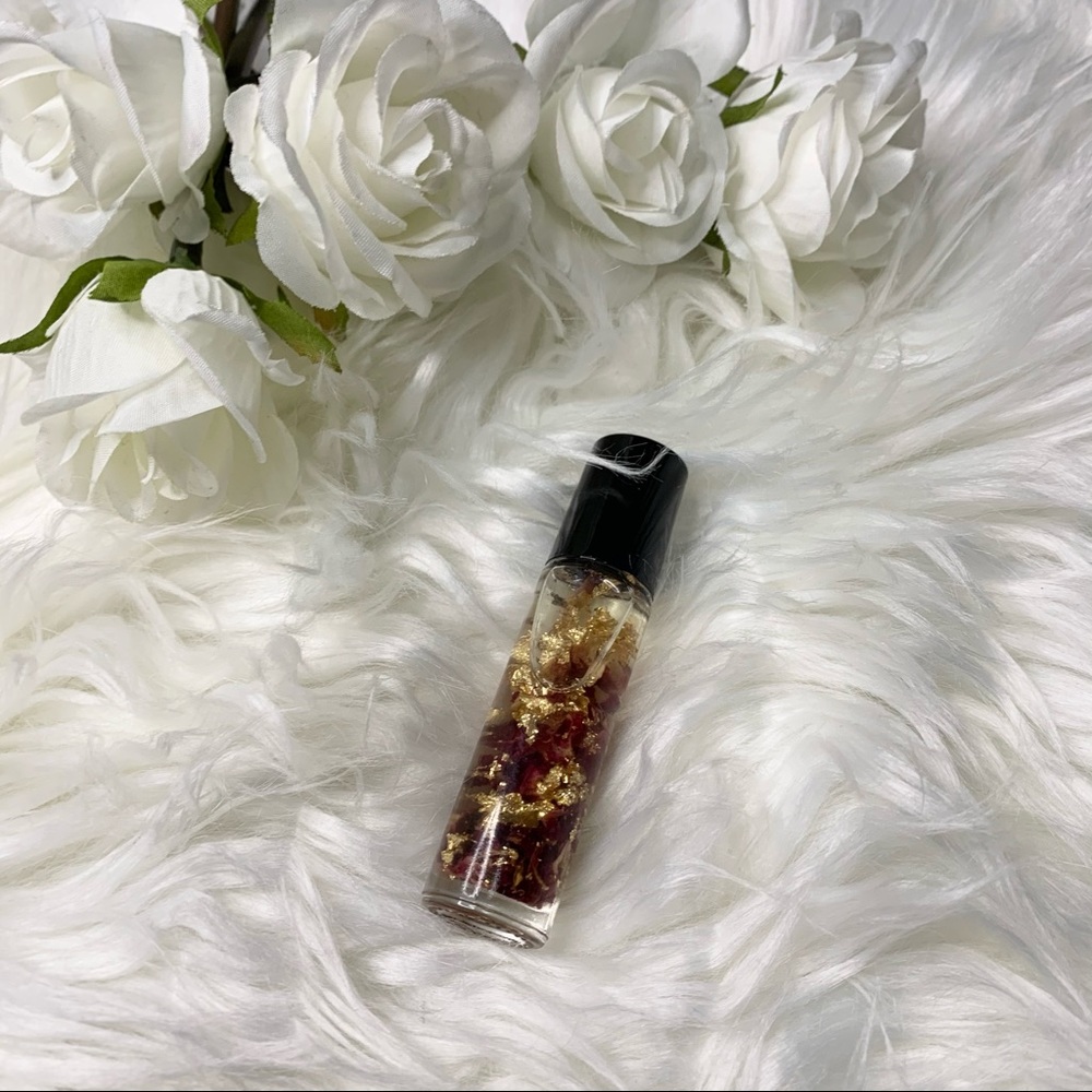 Rose infused roll-on lip oil ~Juicy~